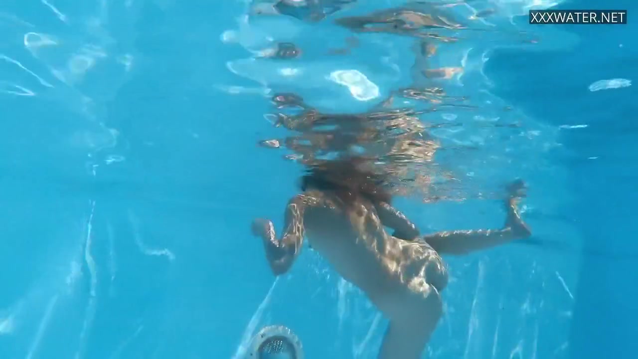 Hottest Petite Tightest Babe Underwater - Bonnie Dolce