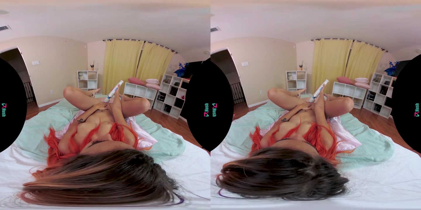 VRHUSH Pamela Morrison gets off with a hitachi vibrator