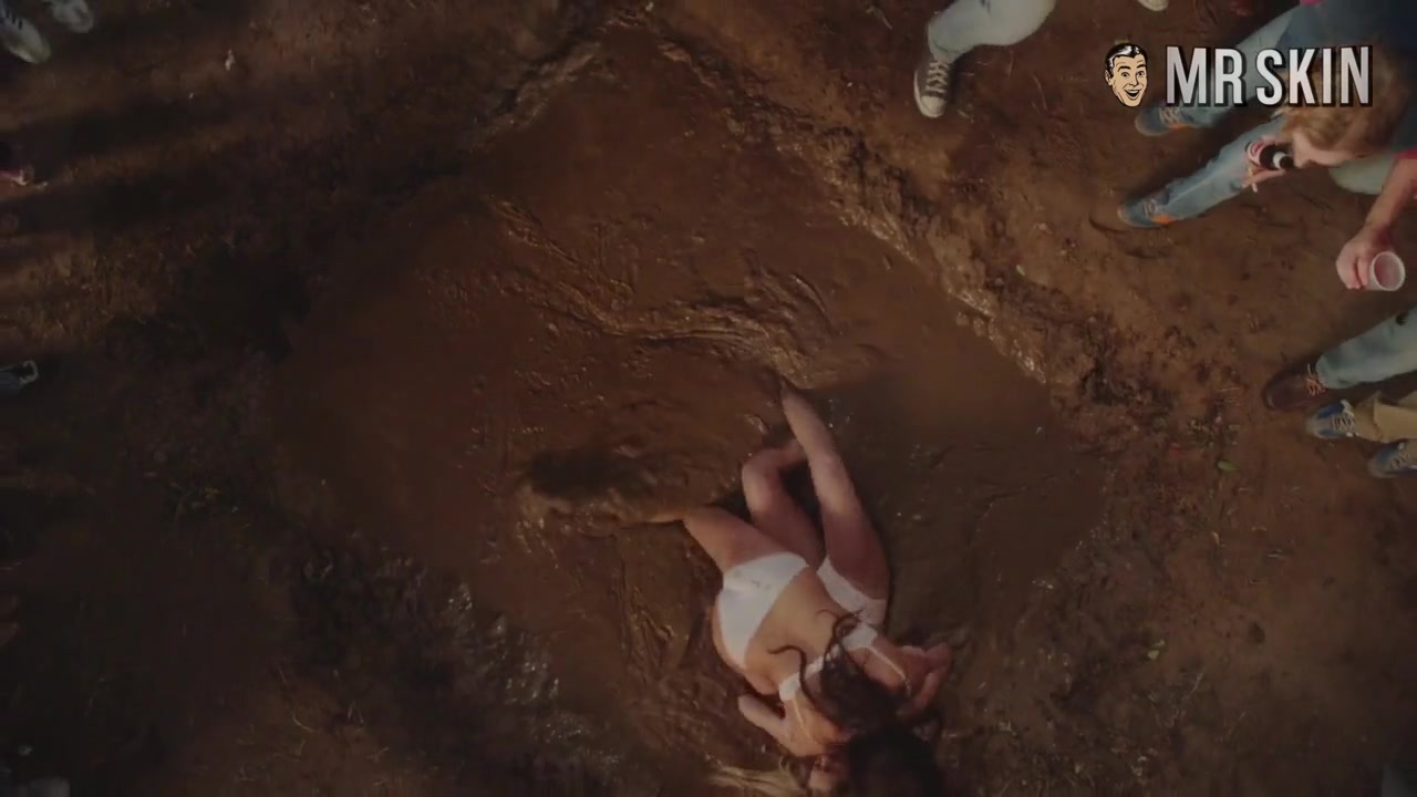 Become a Nut-buster to Naked Kristen Wiig - Mr.Skin
