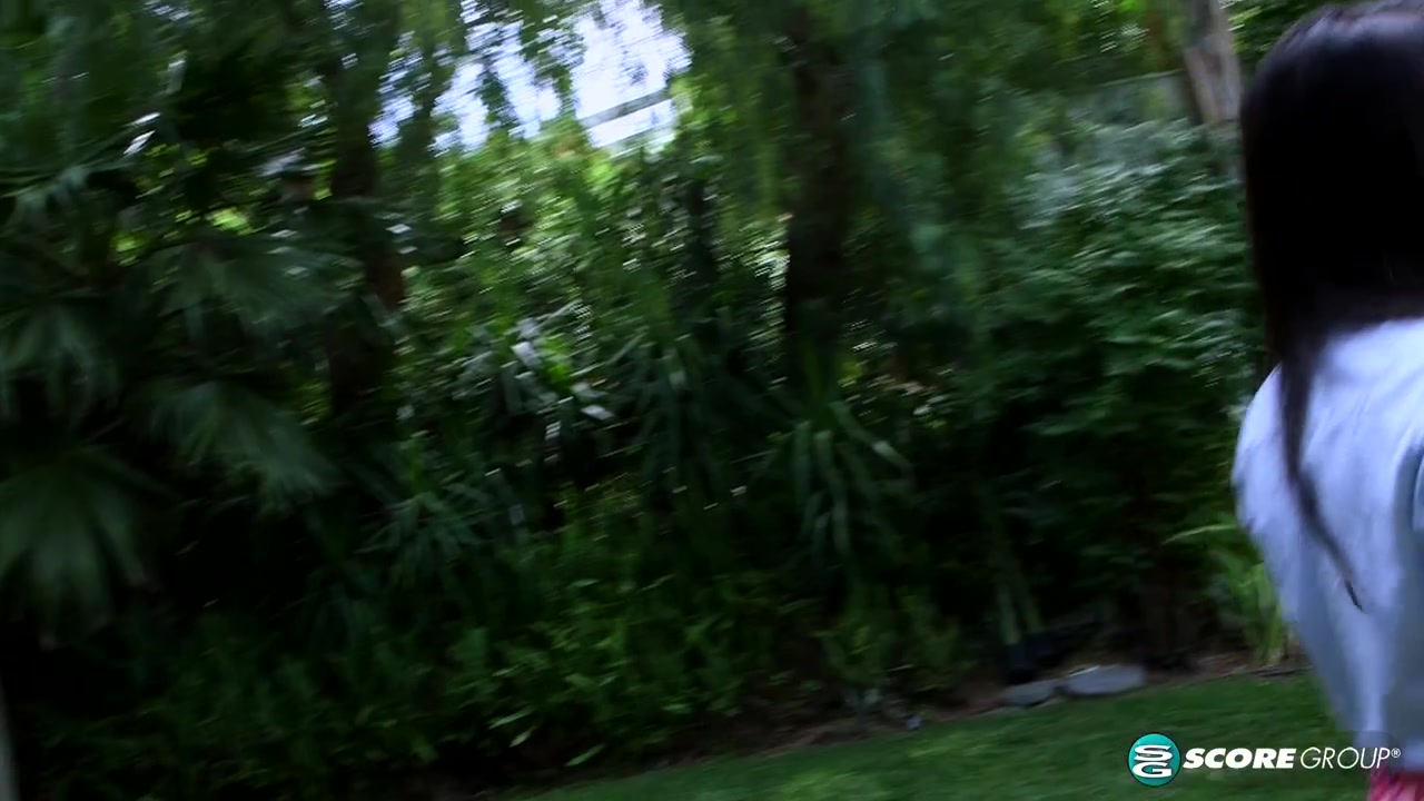 Fresh Air On Her Pussy - 18Eighteen
