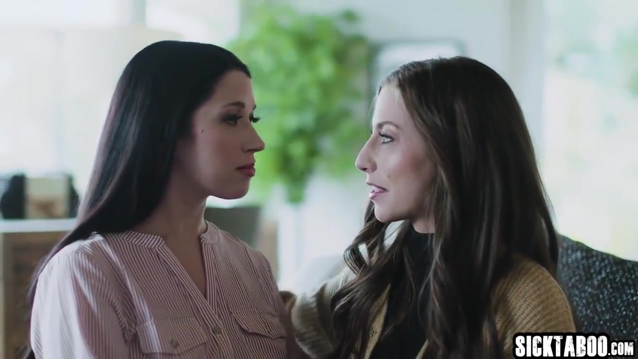 Spencer Bradley And Alex Coal In Wet Brunette Milf Tribbing With Hot Lesbian Milf
