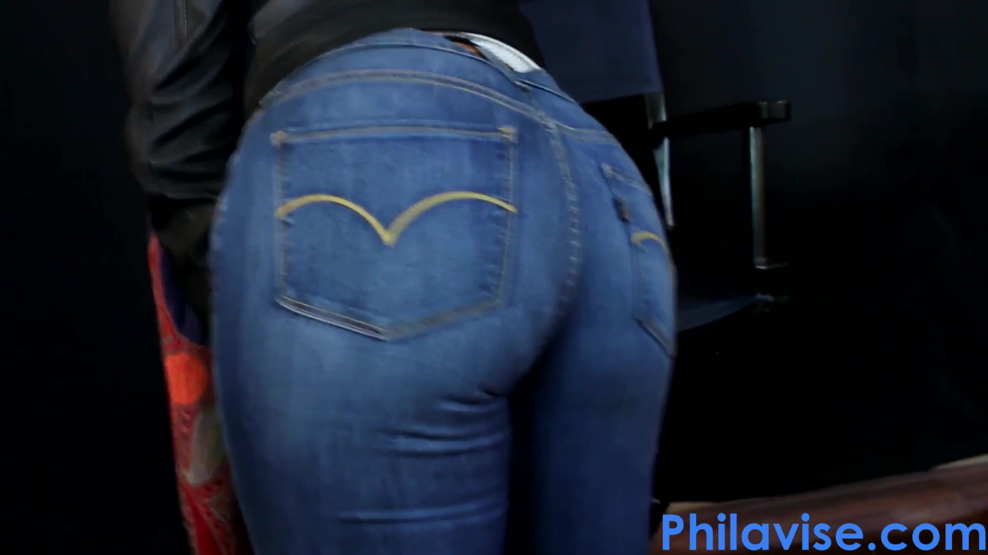 Fat ass ebony babe Jade Lux