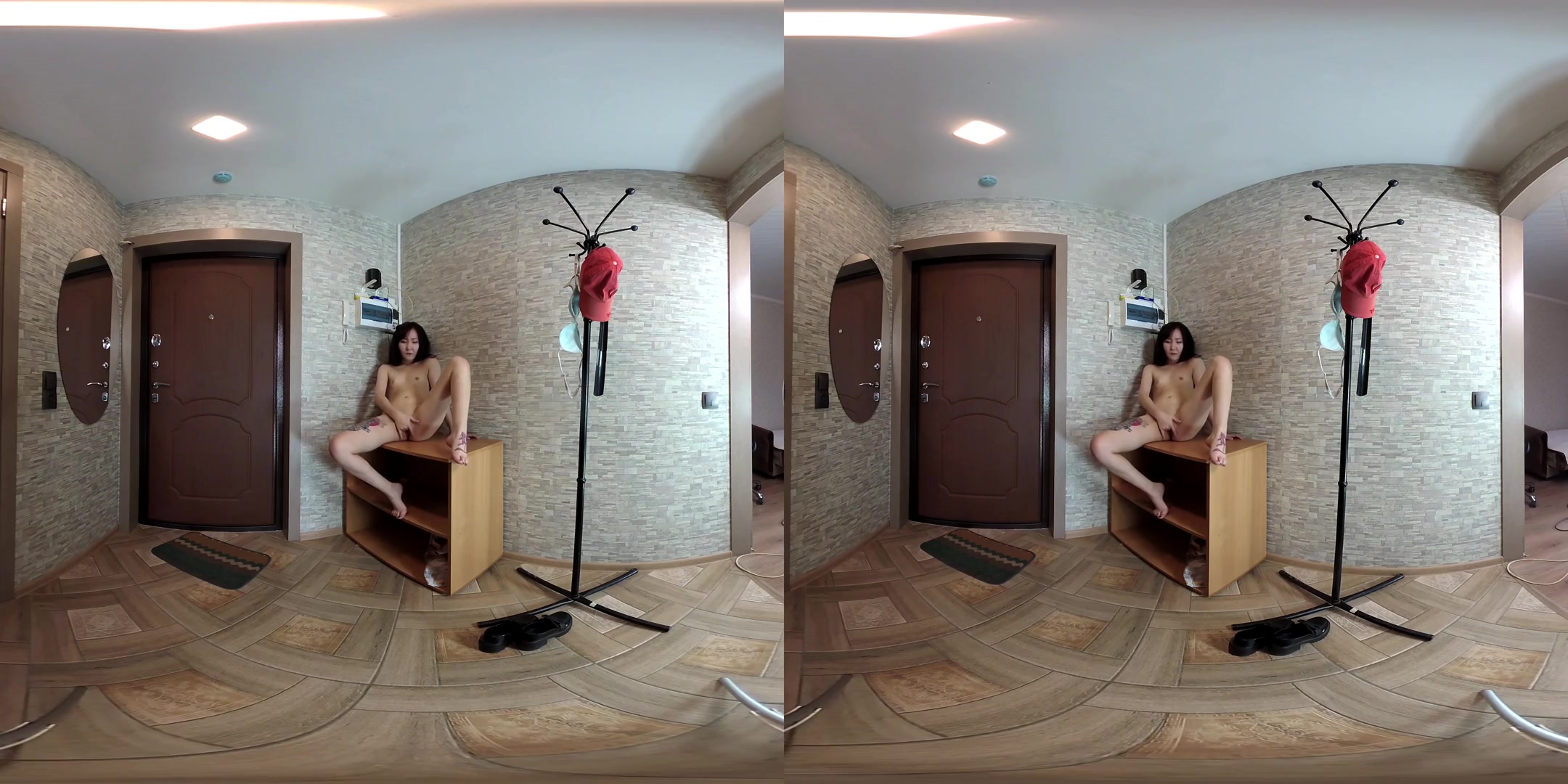 Lolli Luna in Skypeshow - SexLikeReal
