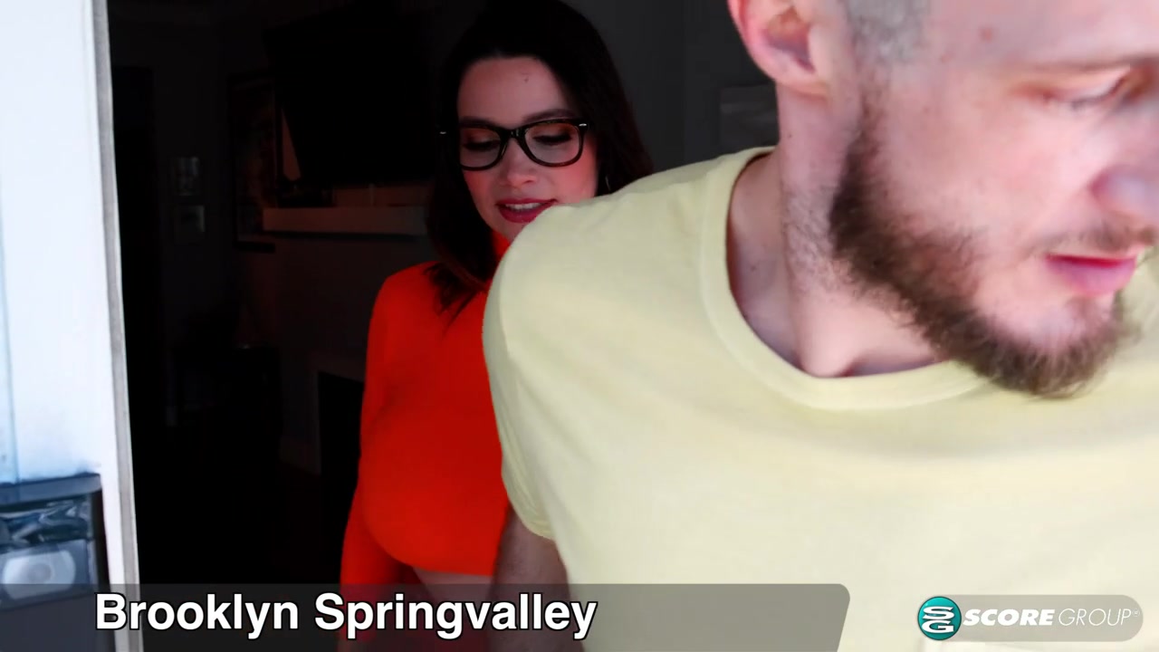 Brooklyn Springvalley: Cosplay Canoodling