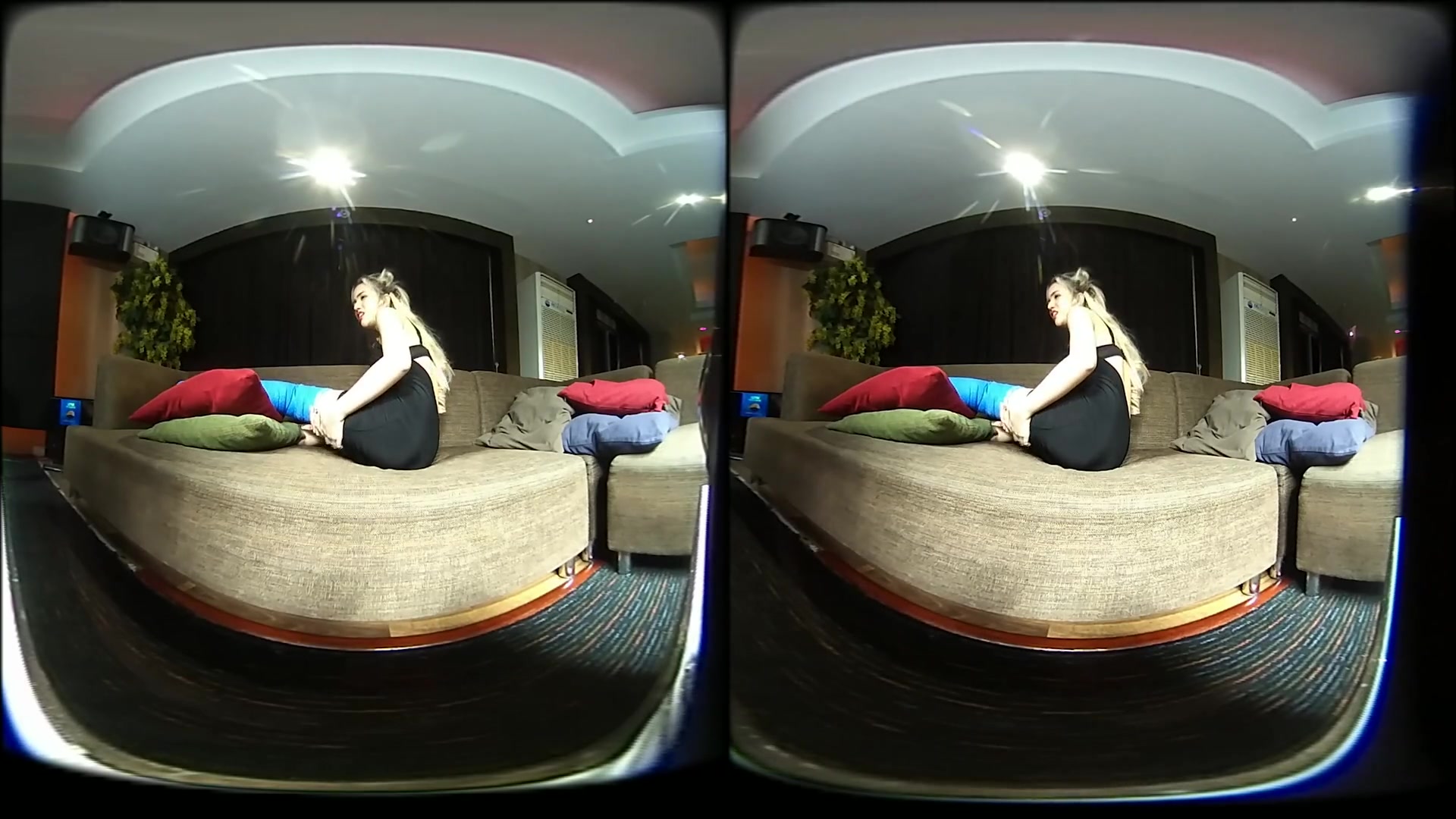 Girl With Long Cast Leg On A Couch (LCL) - VRpussyVision