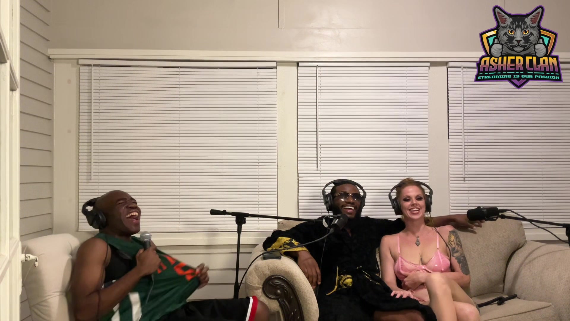 The Fox and the Hounds - Foxi Vixen joins MrFlourish and guys for some wild adult talk