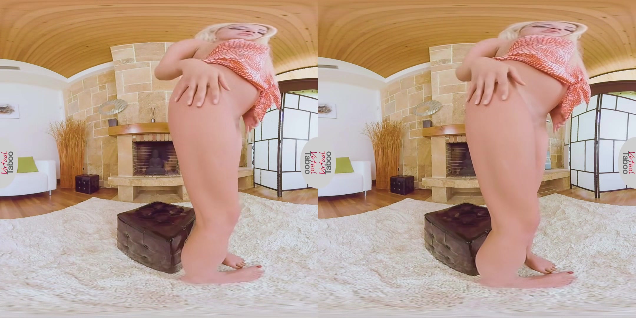 Sienna Day VR Porn: Hungry Cougar Mom Sienna - VirtualTaboo