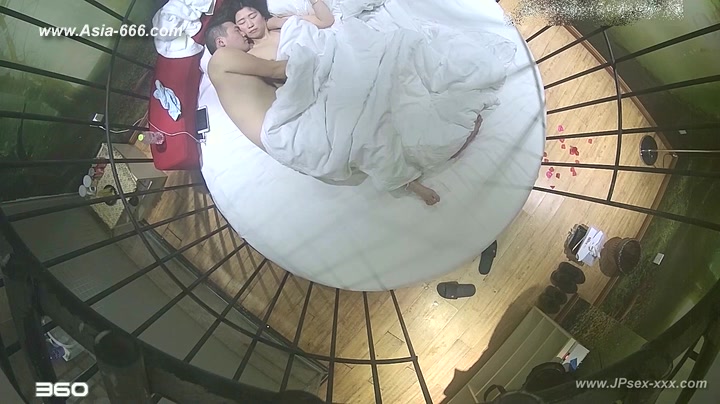Hackers use the camera to remote monitoring of a lover's home life.52