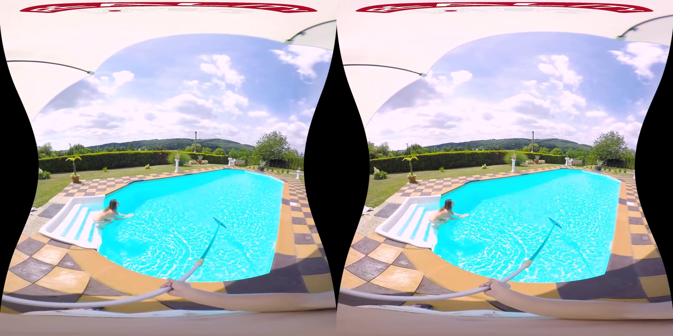 Seducing The Poolboy - RealityLovers
