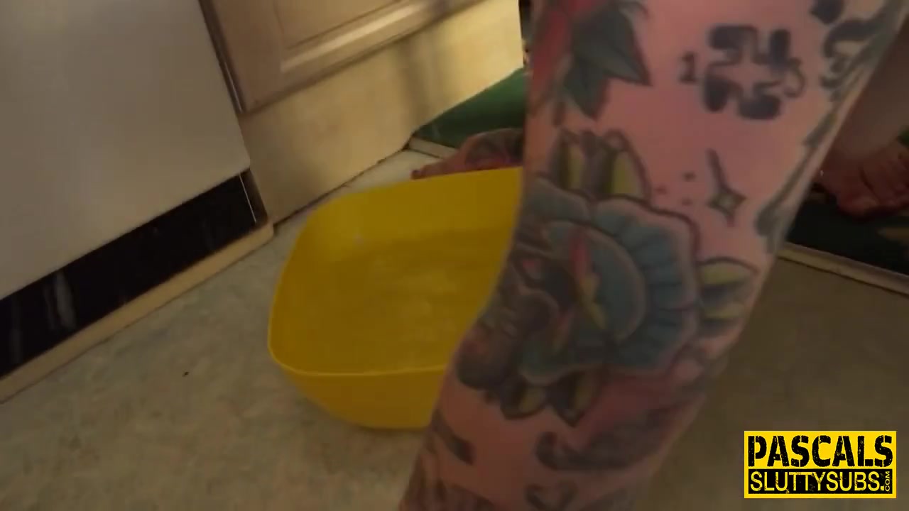 Chubby brit sub throated