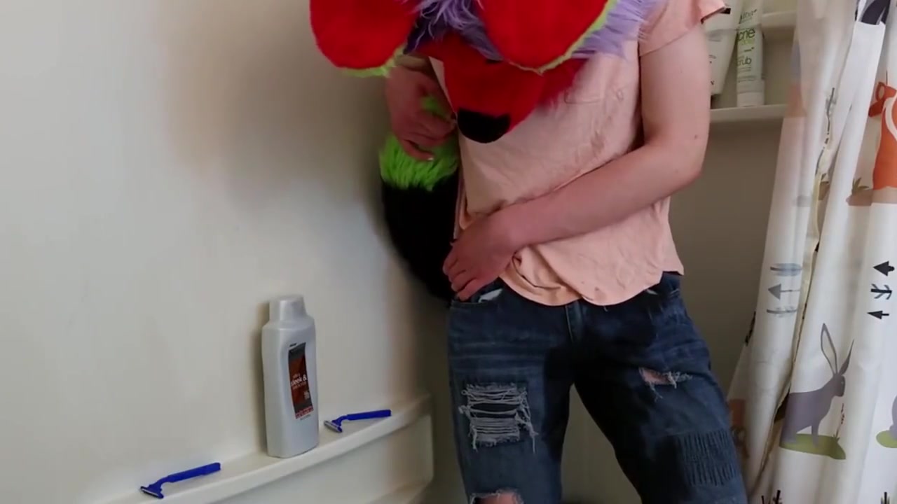 Stupid Vixen Wets Her Pants