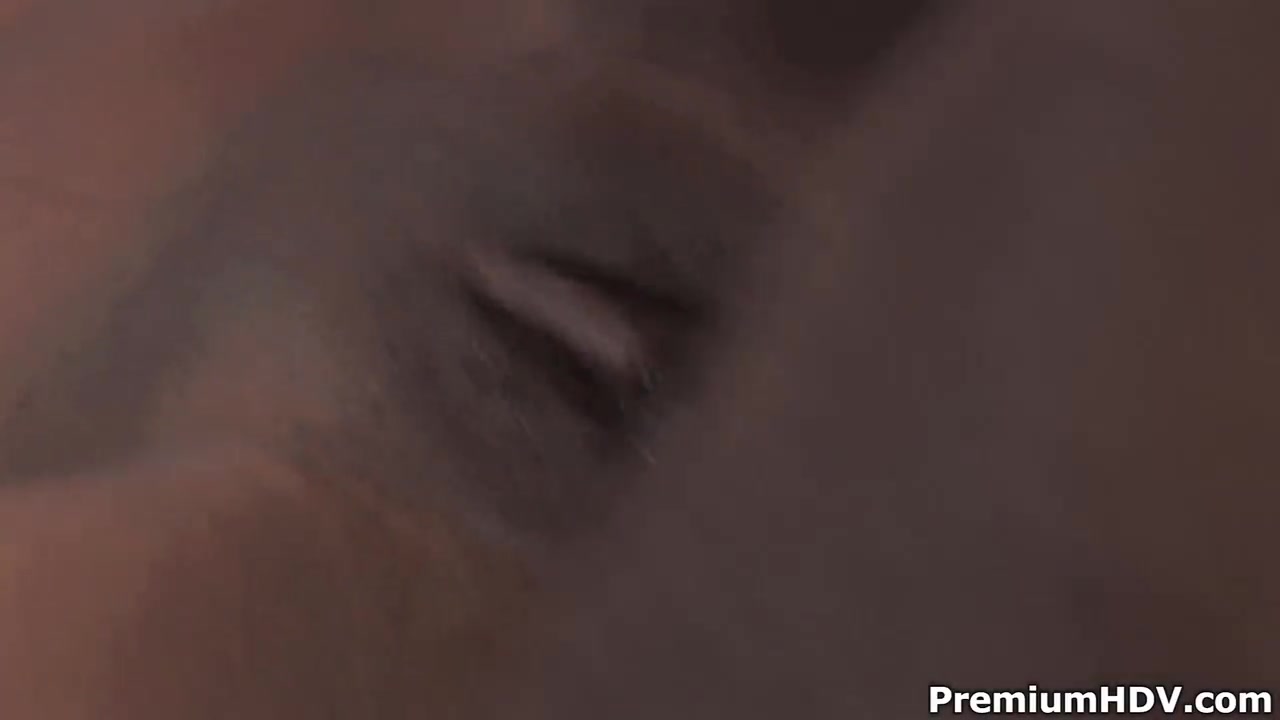 Young Amber Star sucks huge meaty cock