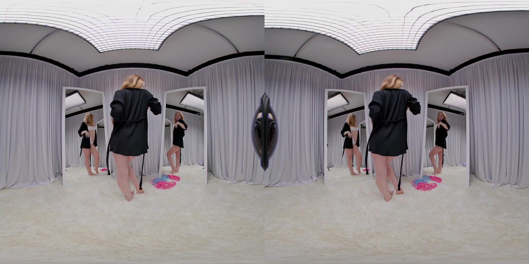 Vr Fashion Room. Yuliia Tries On Three Lingerie Sets