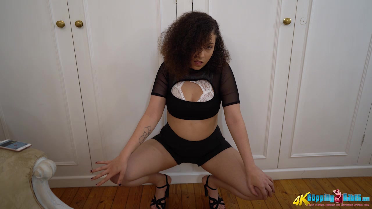 Amiya Dreams - Sexy Stripper - BoppingBabes