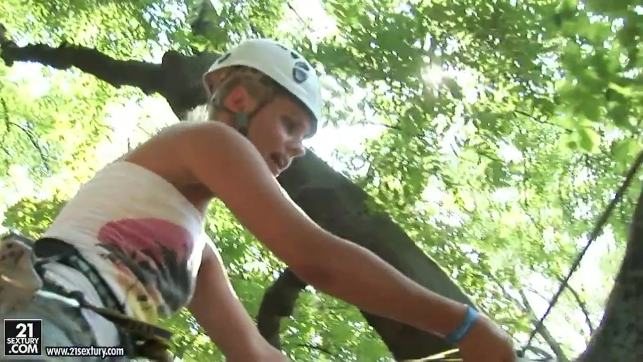 Sexy blonde with big ass Brandy Smile enjoys extreme sports on the open air