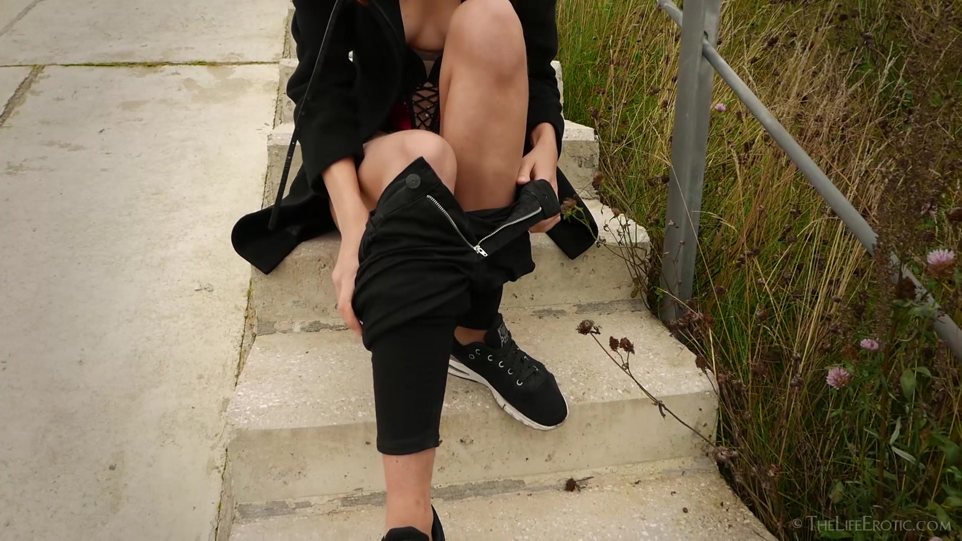 Autumn Senses 2 - Amanda R - TheLifeErotic