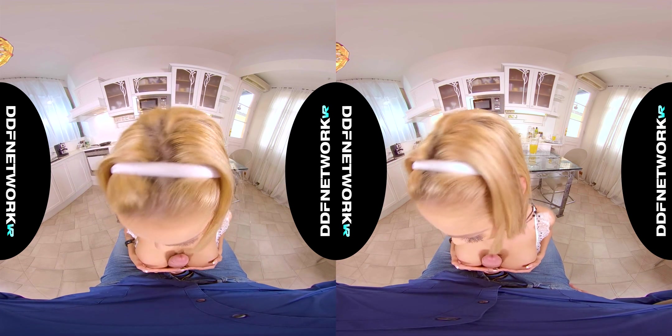 Peneloppe Ferre in Horny Housewife - DDFNetworkVR