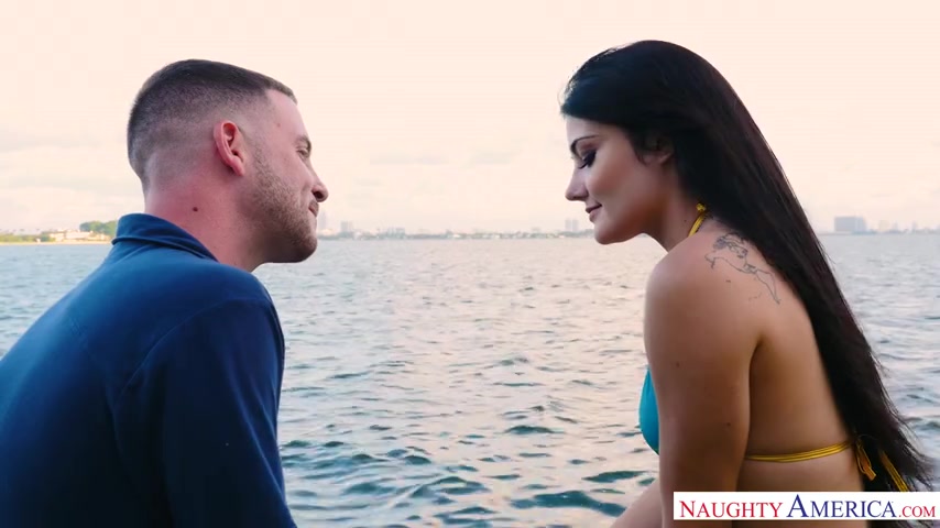 Adria Rae - myfriendshotgirl