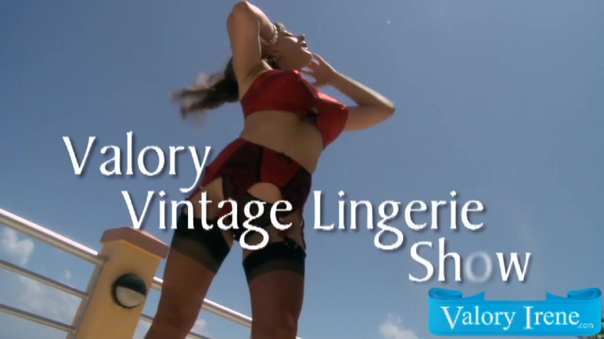 Vintage Lingerie Show - BigBoobBundle