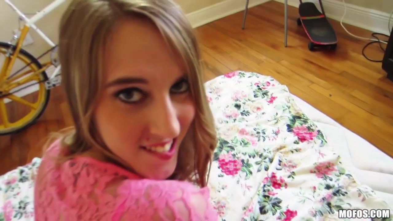 Cadence Lux - Sex-Kitten Craves It On Film