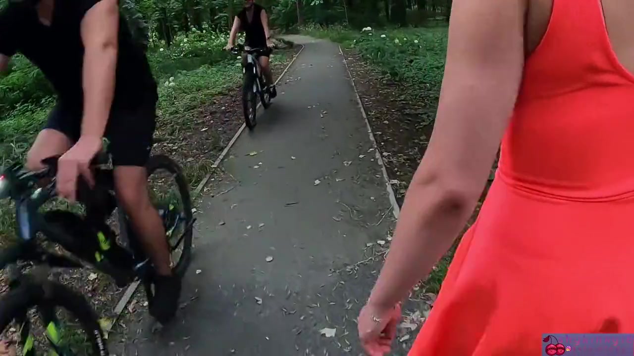 Amateur teen 18+ Gets Her Ass Destroyed With No Mercy In Public Park