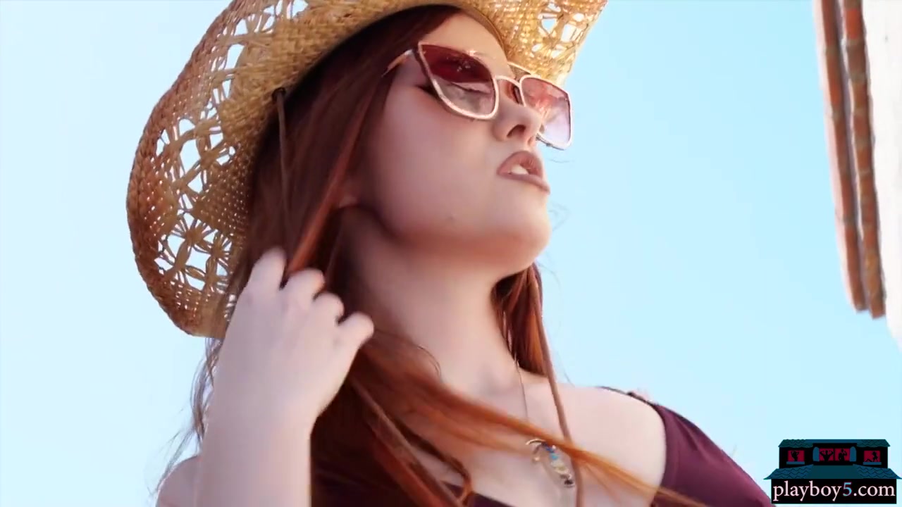 Southern Redhead Step mommy Gets Wet Outdoor