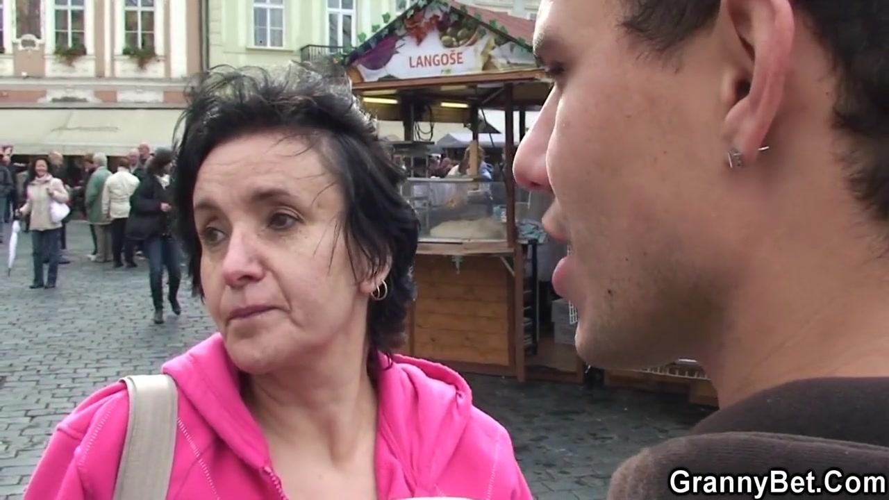 Old Tourist Granny Picked Up And Fucked By Kinky Boy