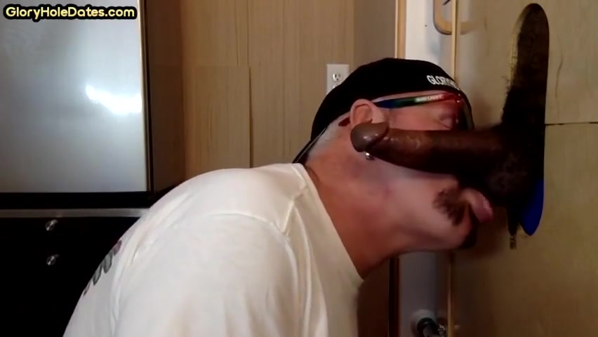 Gloryhole Amateur Dilf Sucking And Tugging Big Black Dong