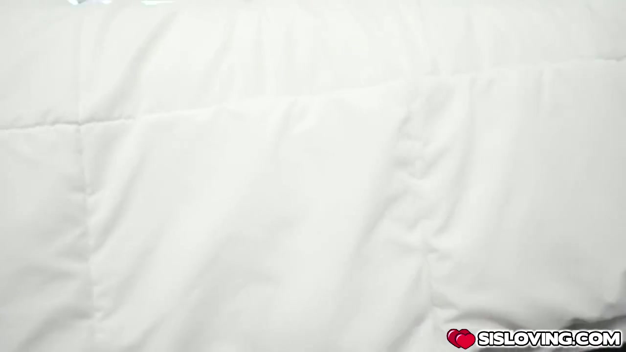 Kyler Quinn And Sis Loves Me In Shares Bed And Gets Naughty