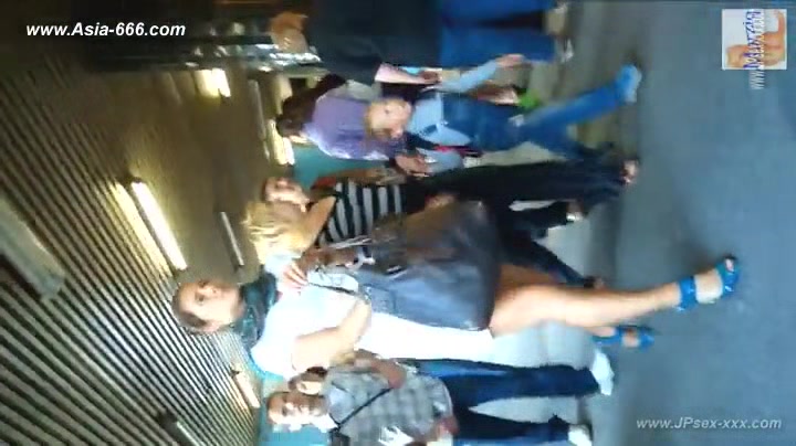 peeping blonde amateur upskirt.3