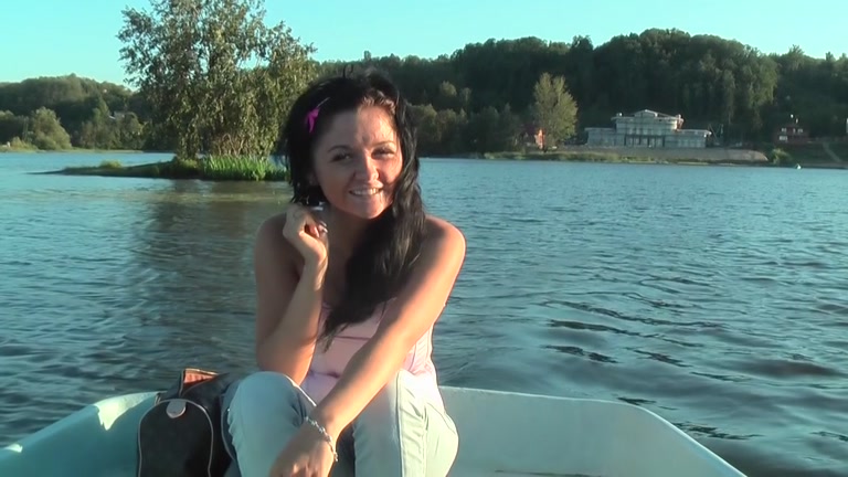 Sexy pair bare and pairing off heavily in the boat