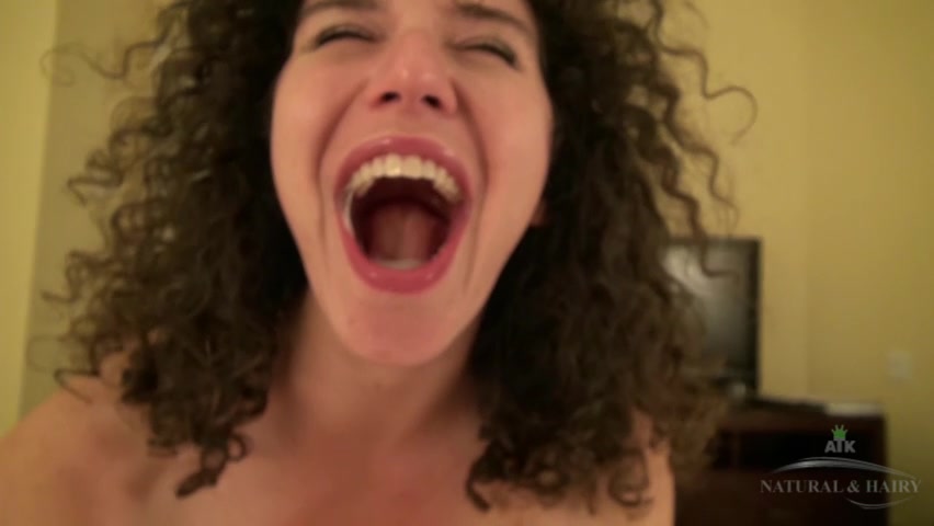 ATKGirlfriends video: virtual trip to Hawaii with Sativa Verte