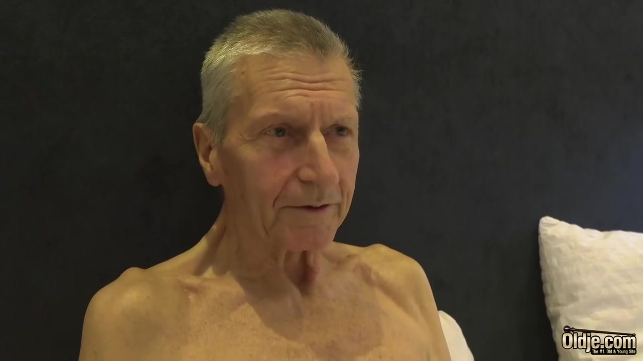 Black Girl Has Hardcore Sex With Old Man Cock