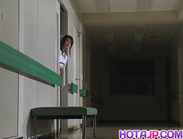 Emiri Aoi nurse loves using vibrator on body
