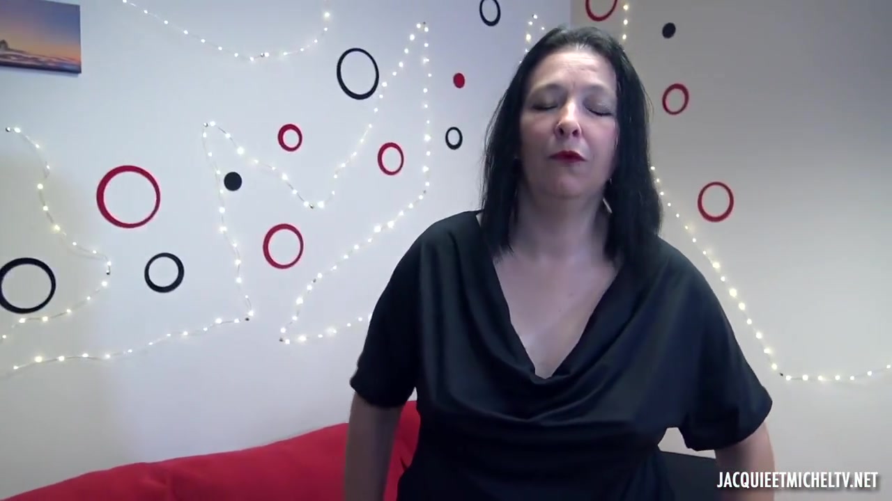 Aline 40 Years Old Cantiniere