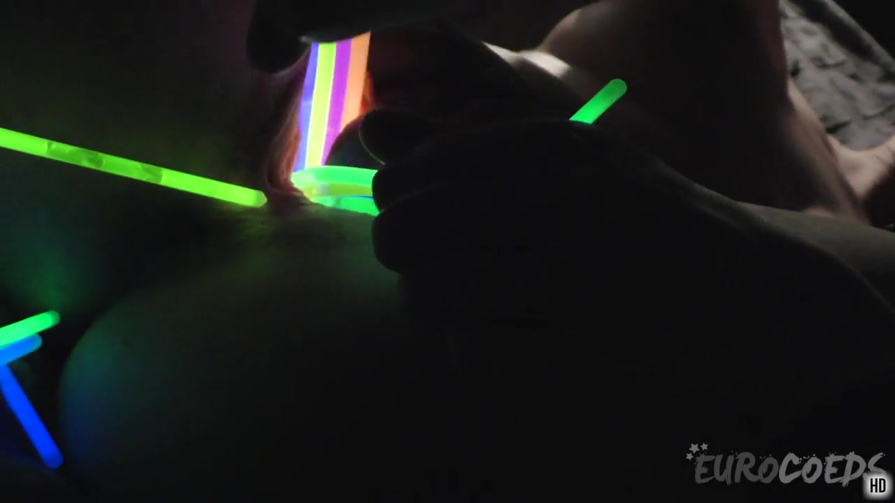 Nasty And Hot Sonja Glowstick Masturbation And Slow Gaping - EuroCoeds