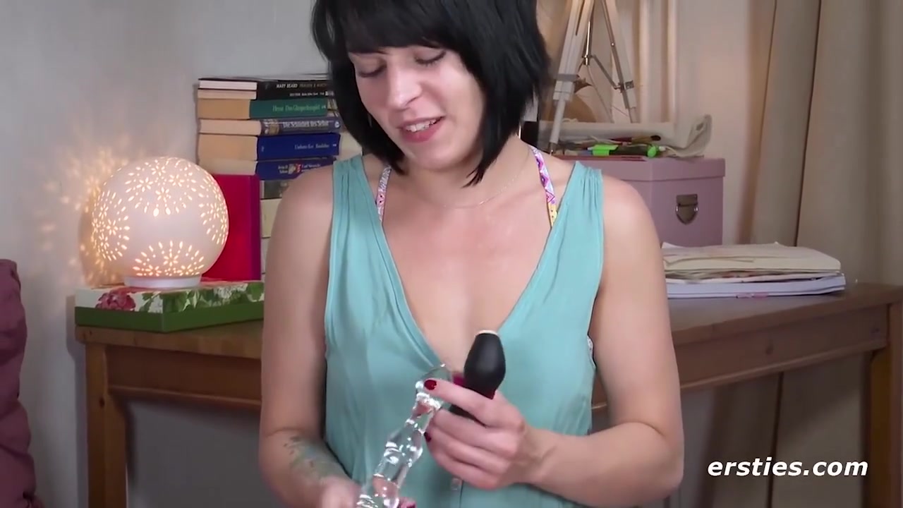 Studentin Aus Berlin Verwohnt Ihre Muschi Mit Dildo