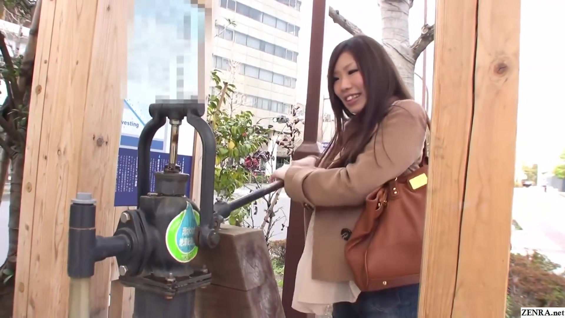 Japanese girlfriend with perfect body stripped