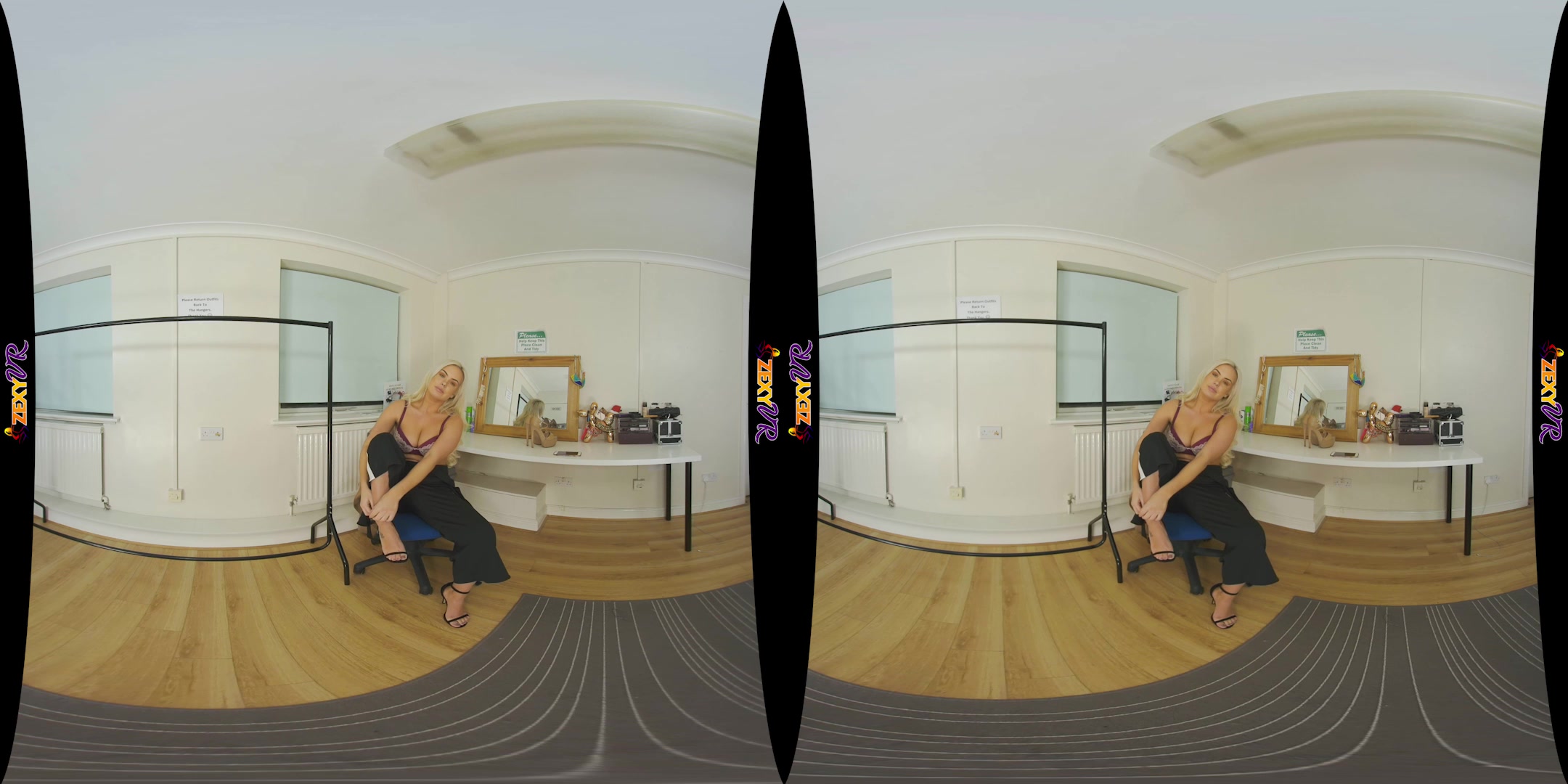 Reflections featuring Louise - ZexyVR