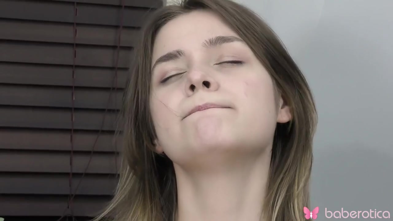 Solo Miss Brunette Fingerfucking To Orgasm In 4k - Minni Love