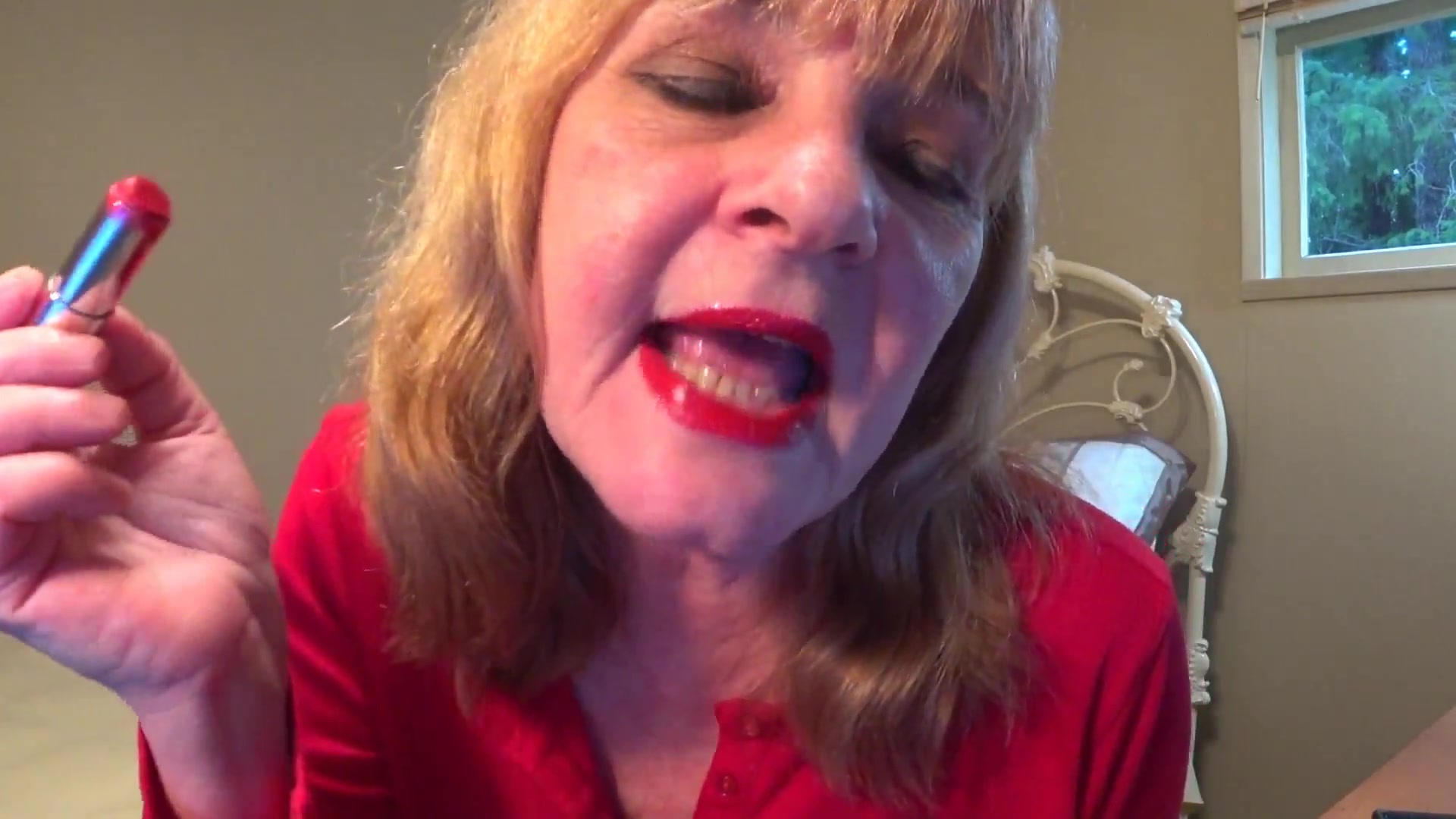 Sexy Mouth Tour With Red Hot Lips - TacAmateurs