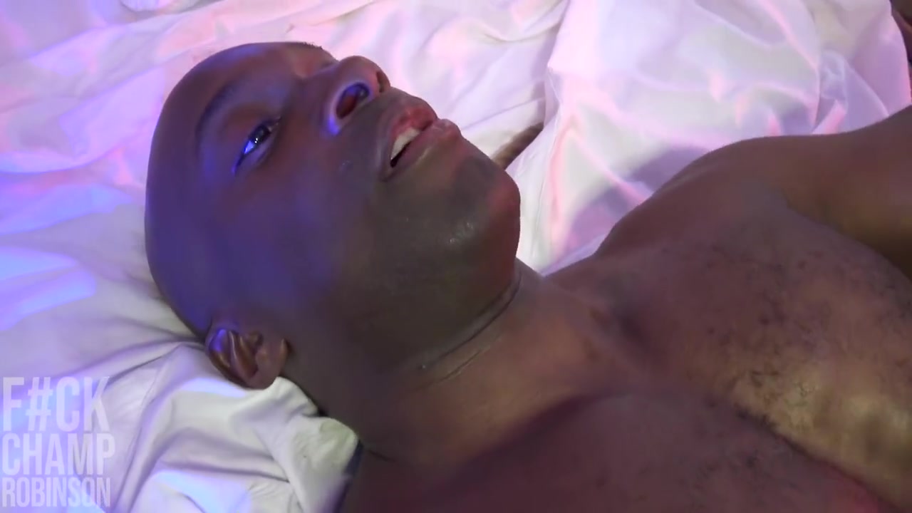 Thick Black Cock Breeds Hot Italian Hole With Huge Load