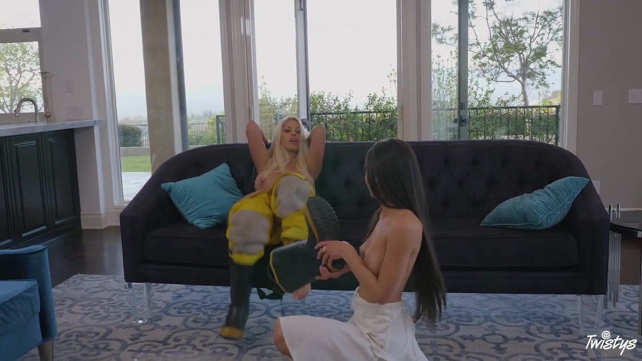 Andi Rye in A Risky Affair - MomKnowsBest