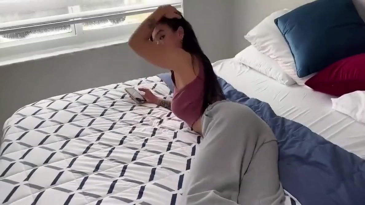 Paisley Is Back Ready To Fuck Me She Didnt Need Lingerie She Looking Fine And Sexy In Her Sweatpants!