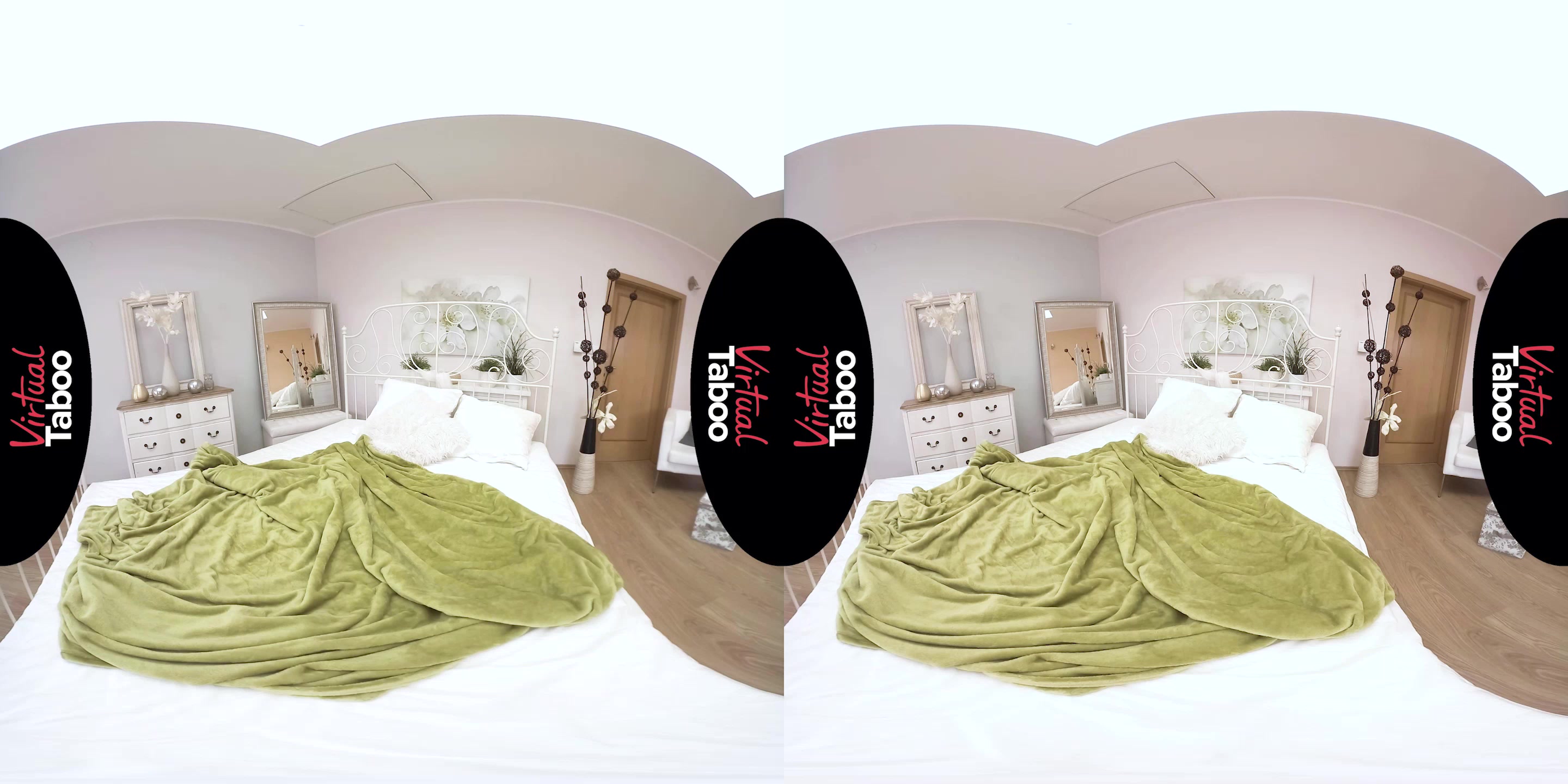 Epic Prank On Sis: Big Snakes Attack! - VirtualTaboo