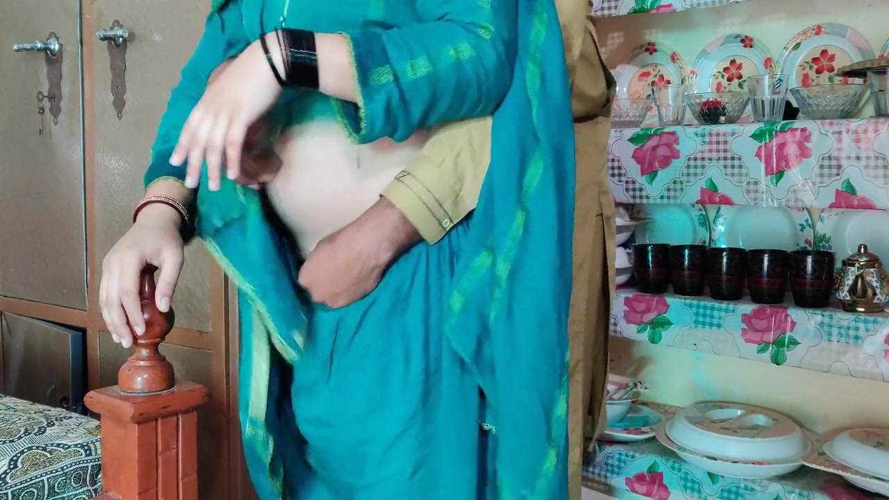 Fun With Friends Chubby White Skin Wife At Home
