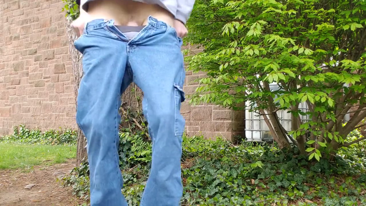 Max Fingers Her Ass In Public Park