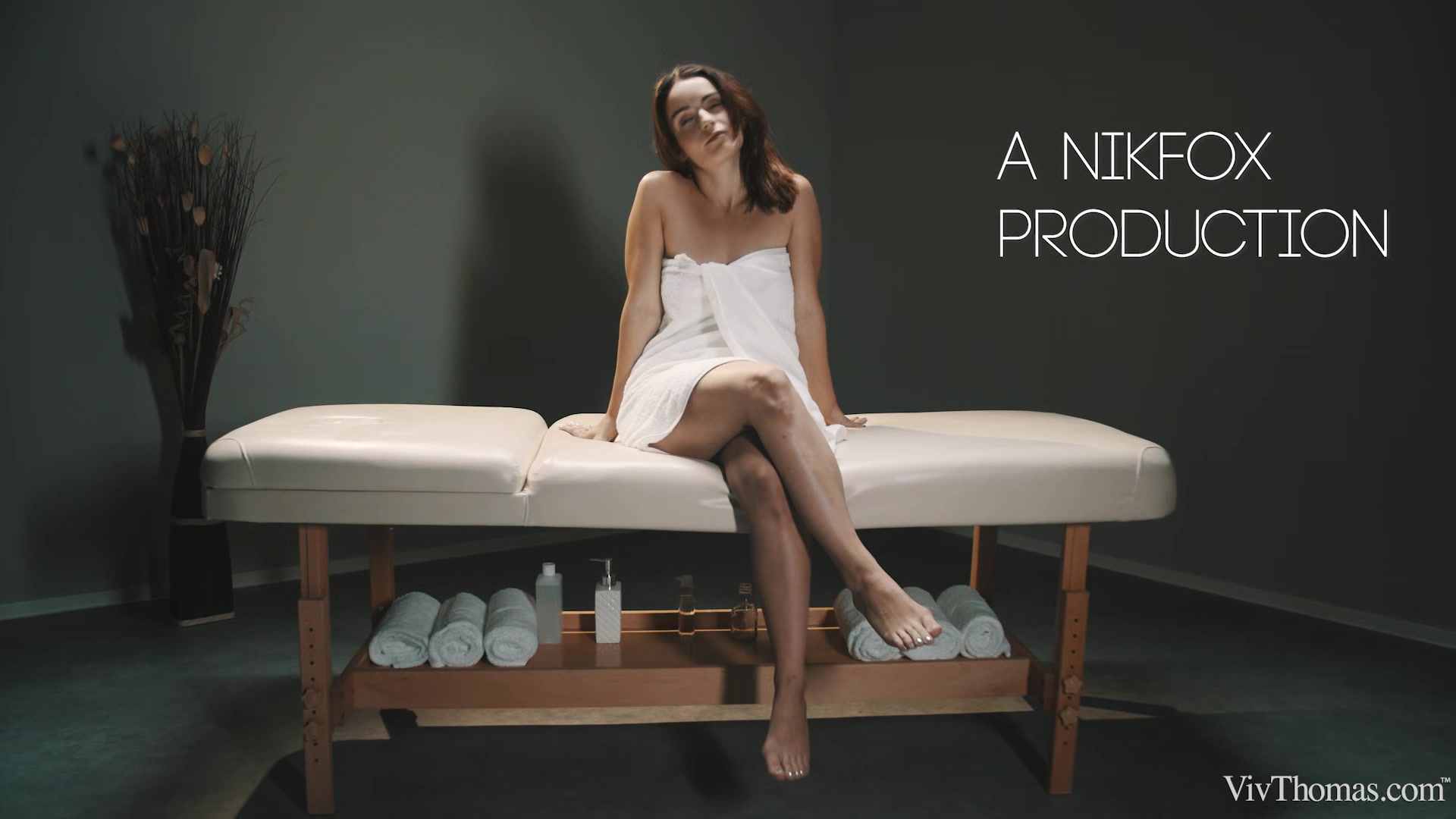 Full Body Massage 3 - My Masseuse And Me - Petra F & Sabrisse - VivThomas