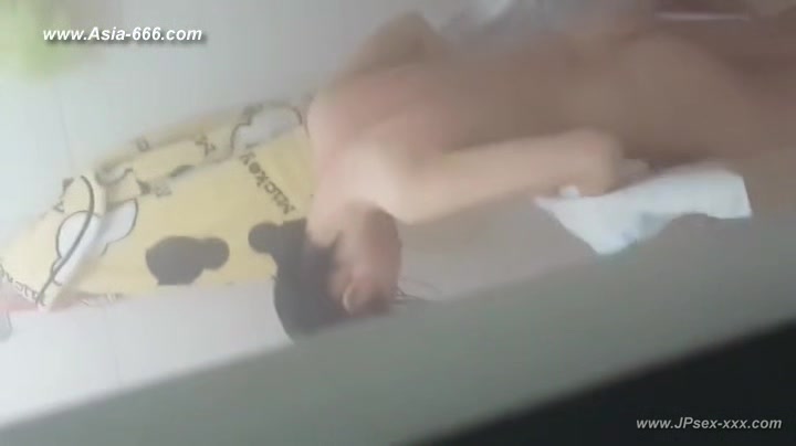 peeping chinese girls bathing.11