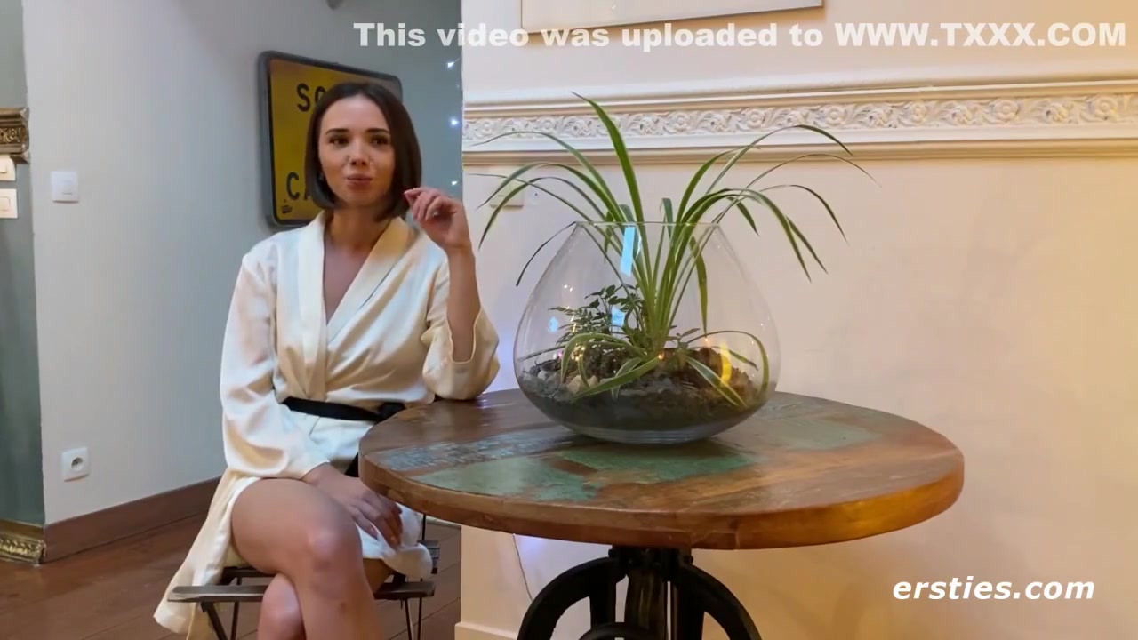 Eve Enjoys Sexy Fun With A Dildo